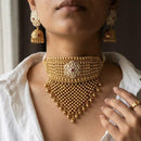 Jewel Addiction Traditional Pota Stone And Pearl Choker Necklace Set