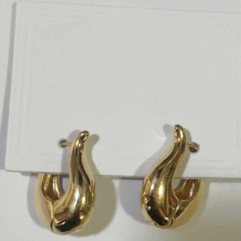 Tarohi Jewels Gold Plated Stud Earrings