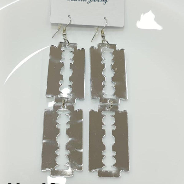 Tarohi Jewels Cute Korean Style Blade Shape Earrings