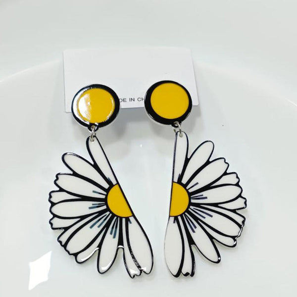 Tarohi Jewels Cute Korean Style Floral Shape Earrings