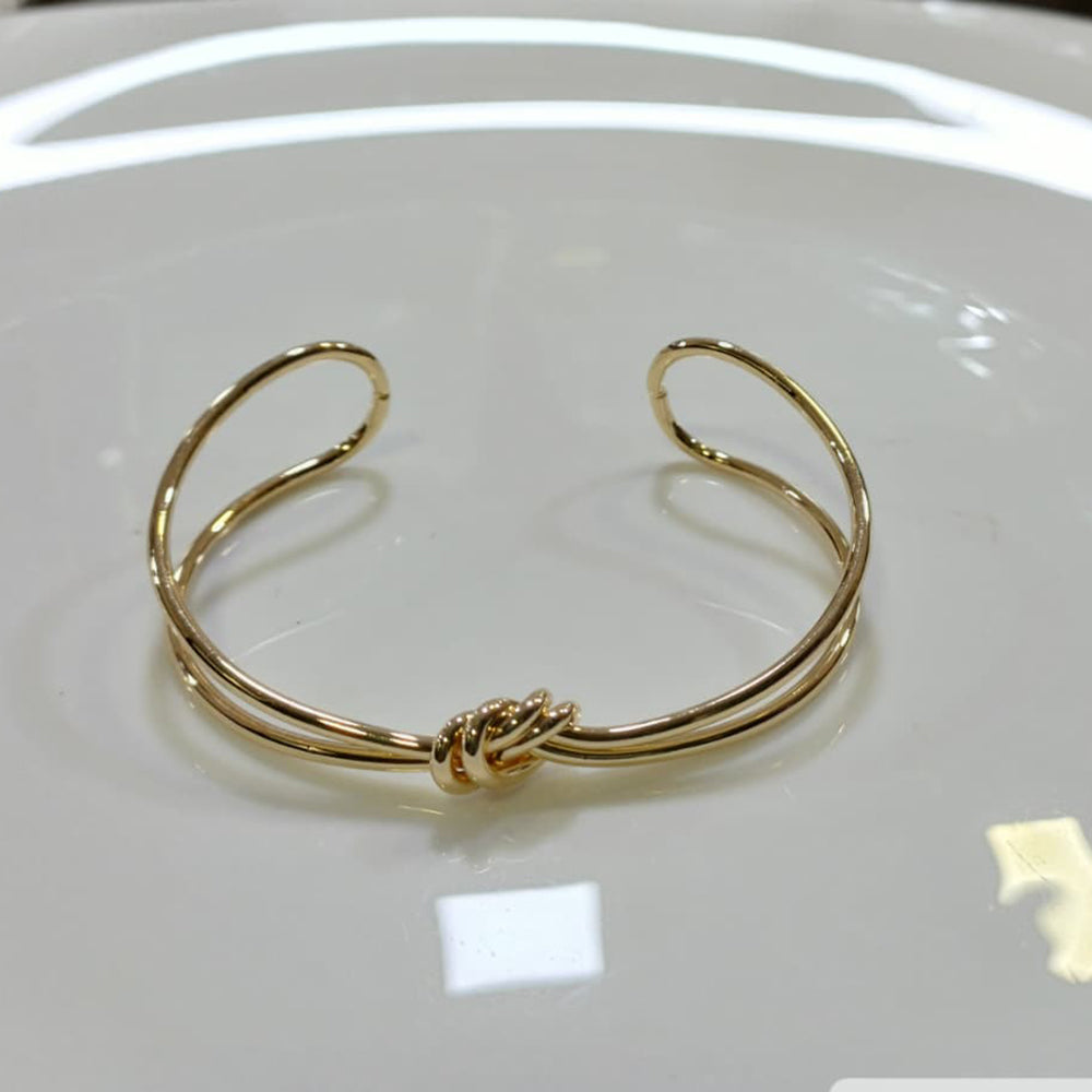 Tarohi Jewels Gold Plated Fancy Openable Bracelet