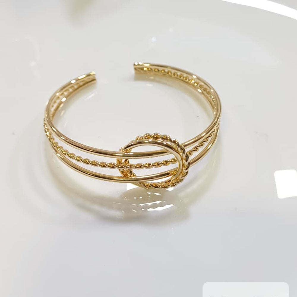 Tarohi Jewels Gold Plated Fancy Openable Bracelet