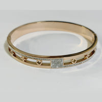 Tarohi Jewels Gold Plated Fancy Openable Bracelet