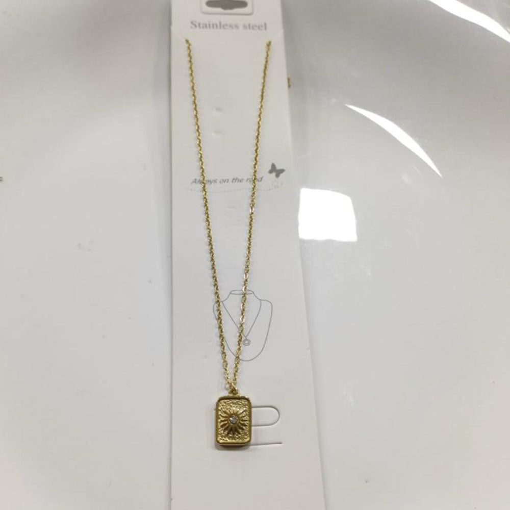 Tarohi Jewels Gold Plated Chain Pendant Set