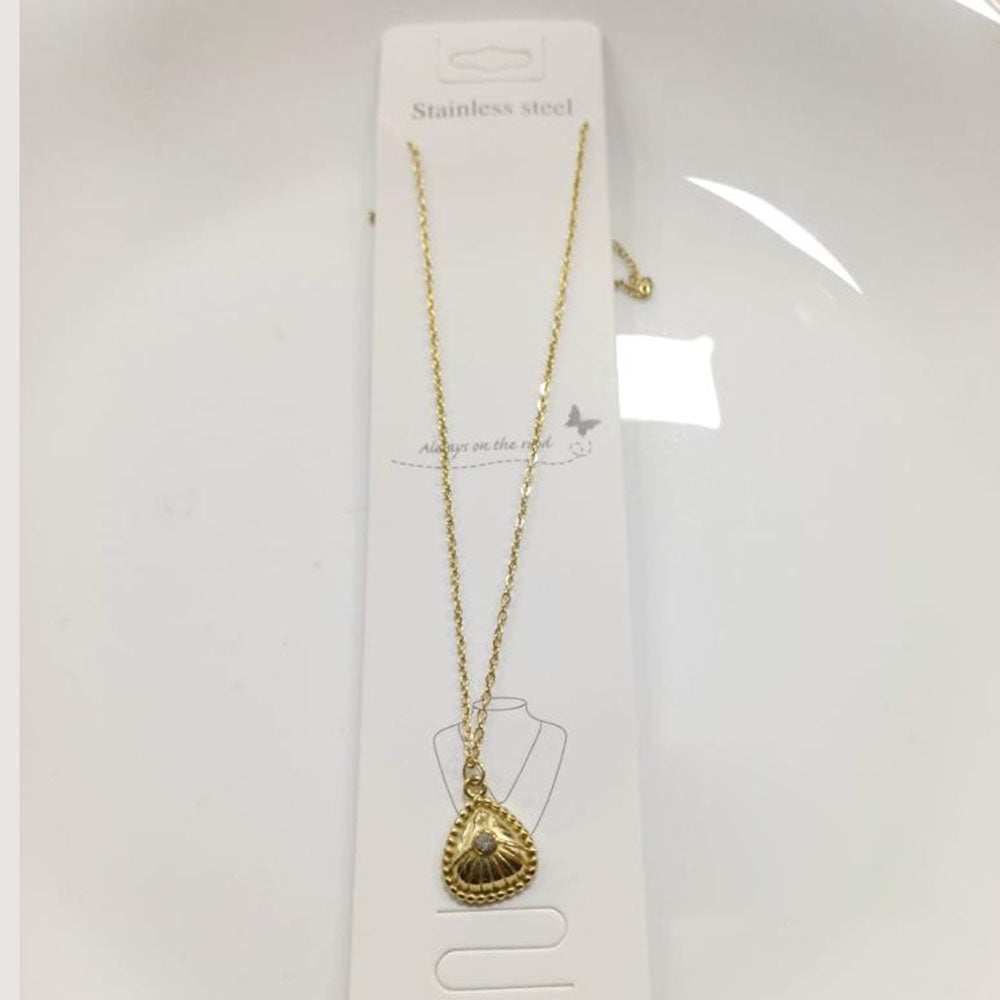 Tarohi Jewels Gold Plated Chain Pendant Set