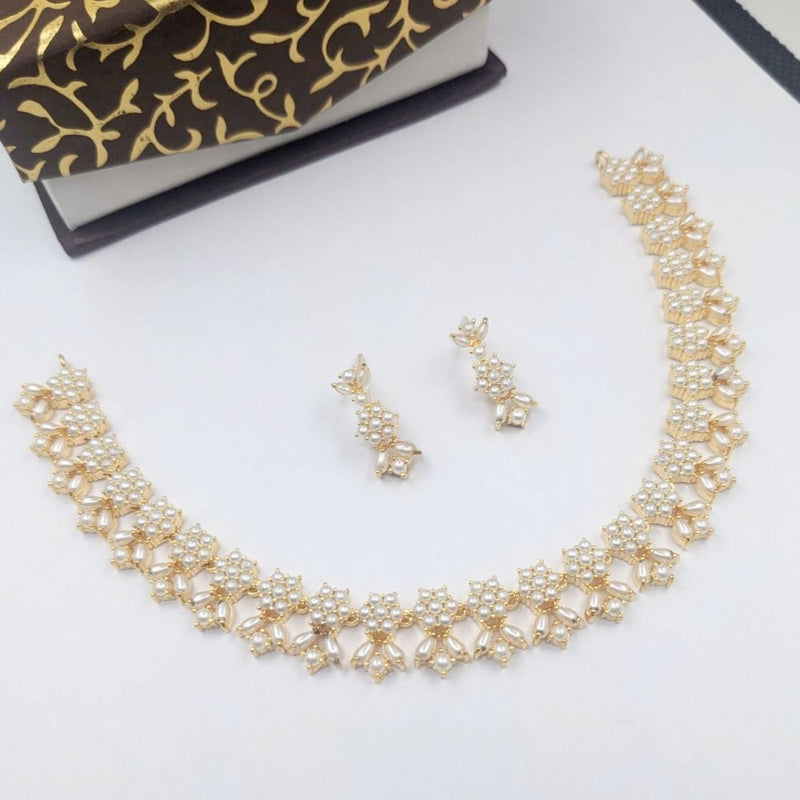 Aamrapali Gold Plated Pota Stone And Pearls Necklace Set