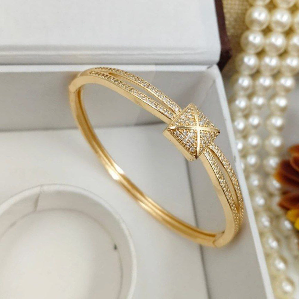 Aamrapali Glamorous Austrian Stone Bracelet for Special Occasions