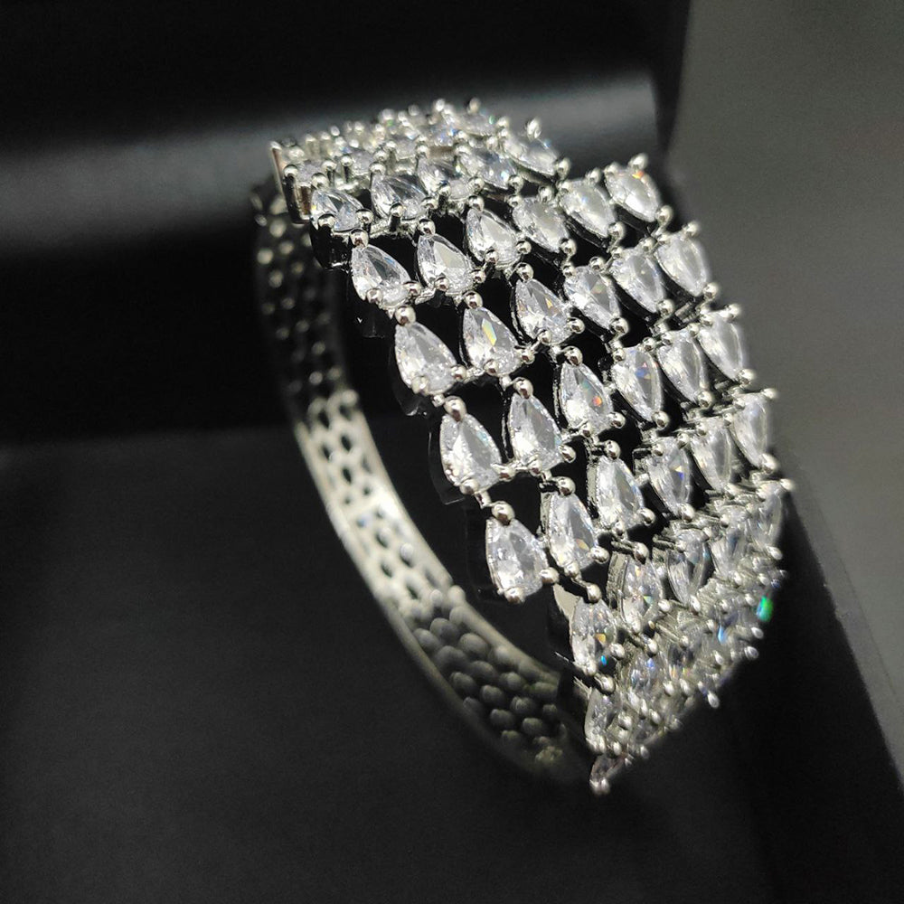 Aamrapali Glamorous Crystal Stone Bracelet for Special Occasions