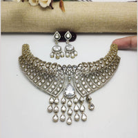 Aamrapali Exclusive American Daimond Choker Necklace Set