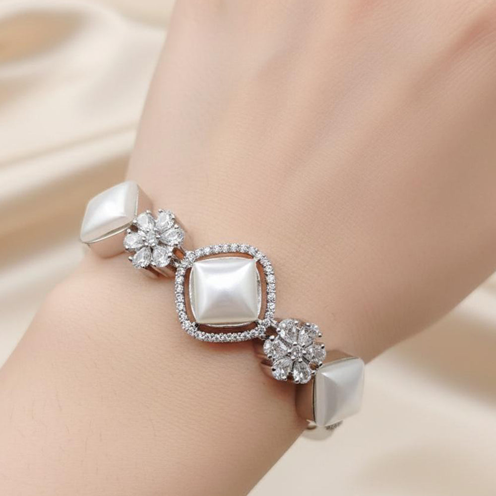 Aamrapali Royal American Diamond And Pearl Bracelet