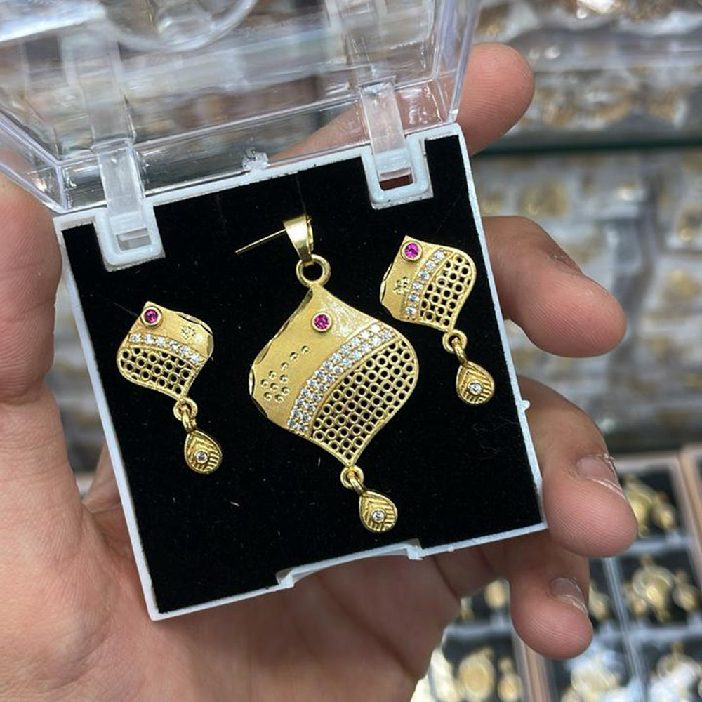 Kalpna Sales Surat Gold Plated Austrian Stone Pendant Set