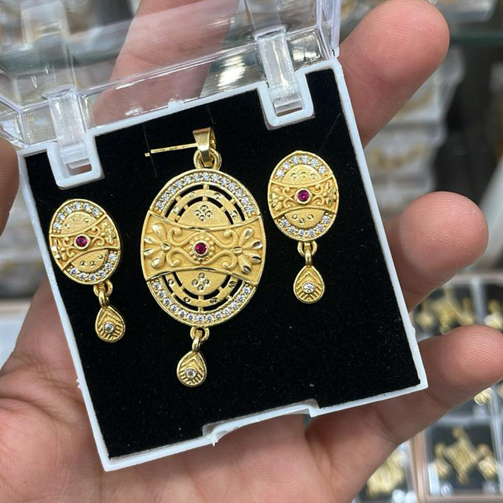 Kalpna Sales Surat Gold Plated Austrian Stone Pendant Set
