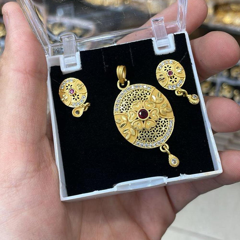 Kalpna Sales Surat Gold Plated Austrian Stone Pendant Set