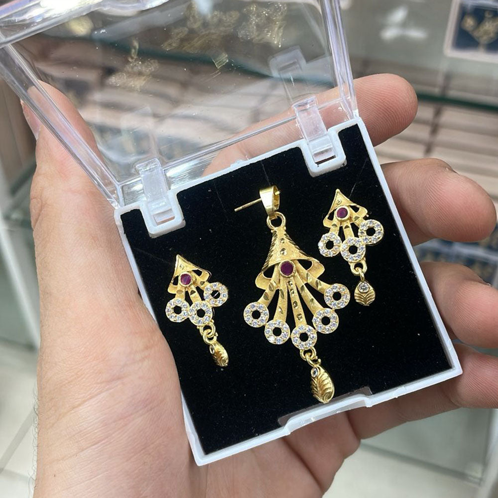 Kalpna Sales Surat Gold Plated Austrian Stone Pendant Set