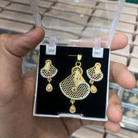 Kalpna Sales Surat Gold Plated Austrian Stone Pendant Set