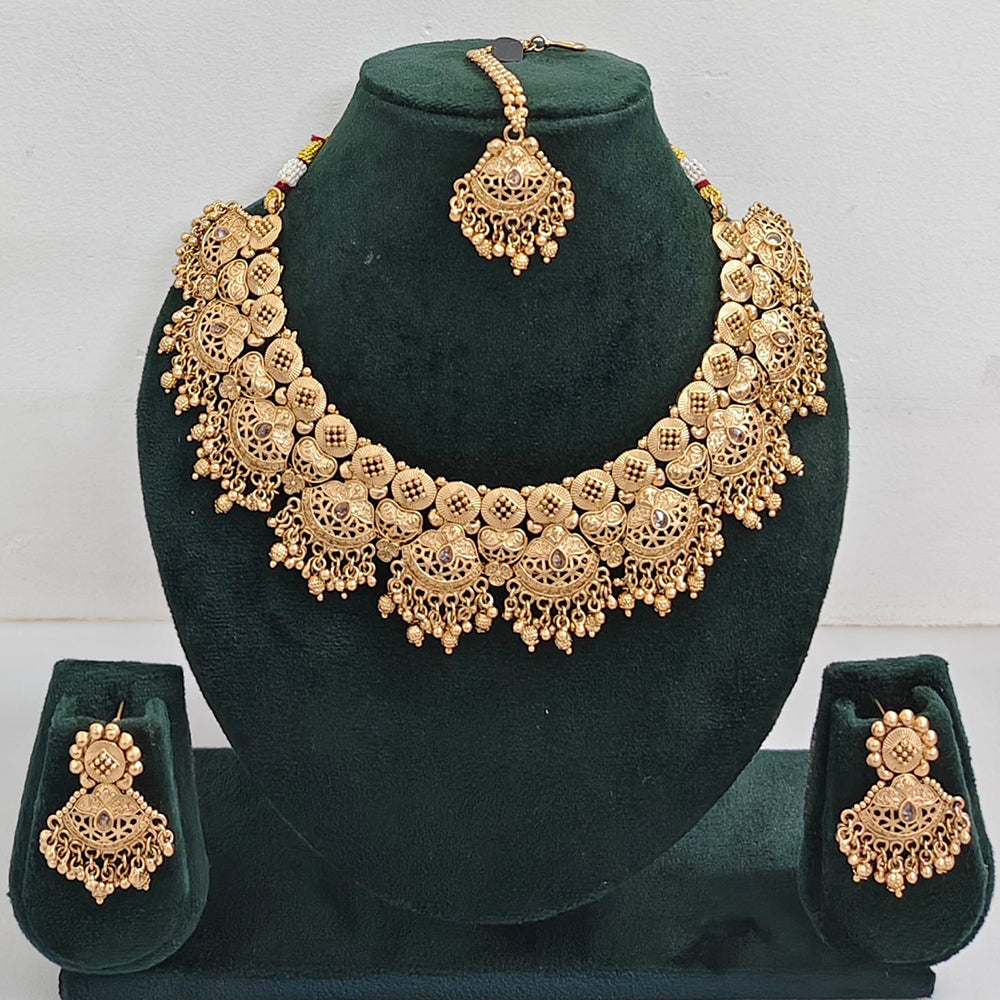 Rajwadi Collection Sparkling Pota Stone And Pearl Necklace Set