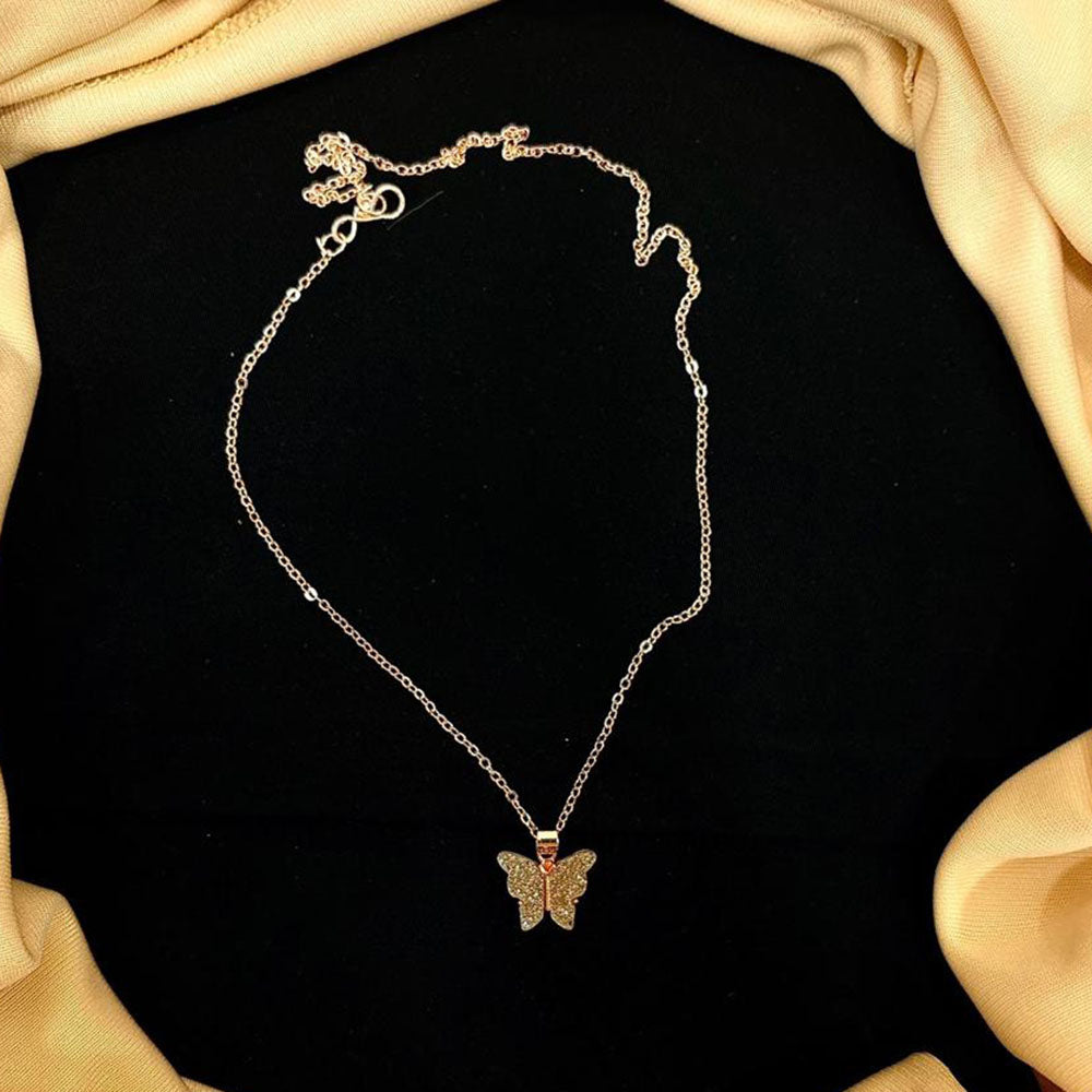 VM Imitation Delicate Butterfly Charm Chain Pendant