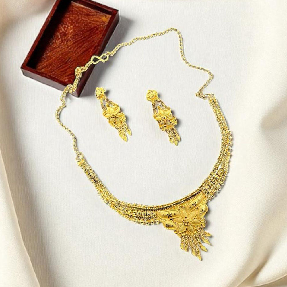 VM Imitation Forming Necklace Set That Captures the Essence of Gold in a Stunning Forming Design