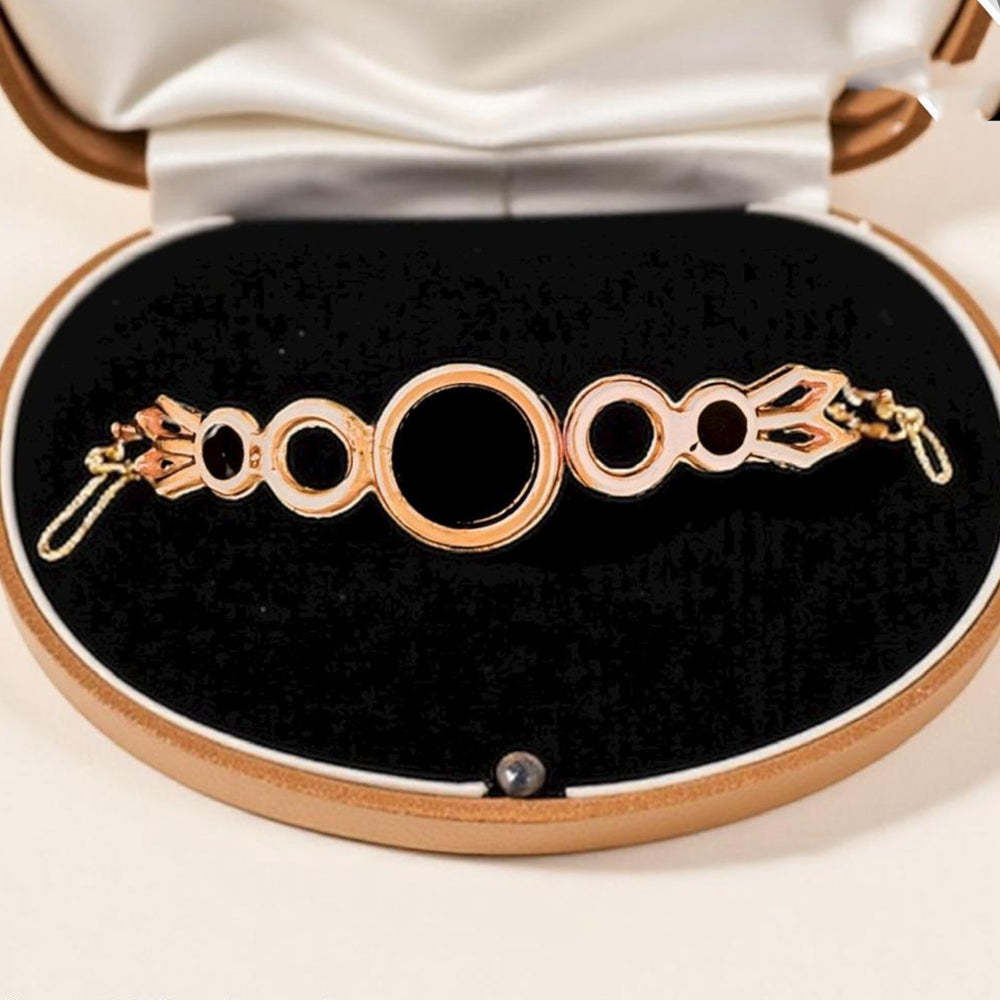 VM Imitation Designer Round-Shaped Openable Bracelet