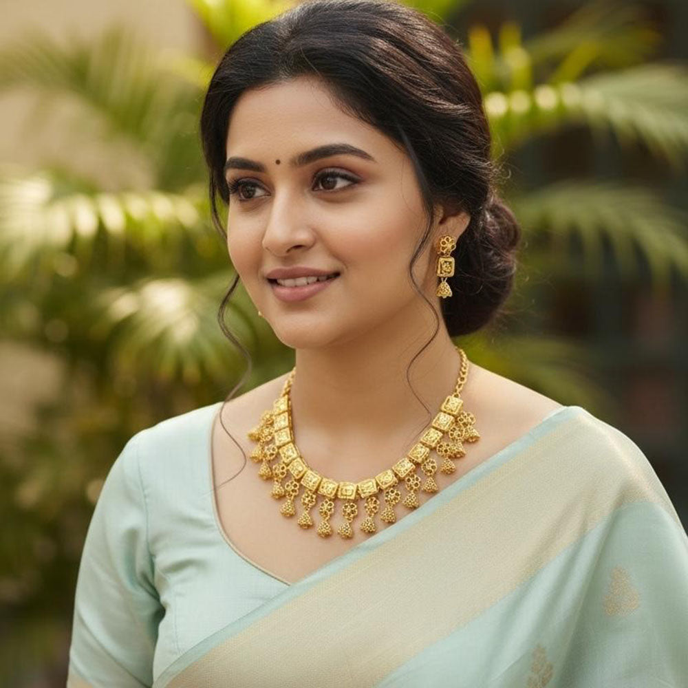 VM Imitation Royal Antique Gold Plated Necklace Set