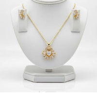 VM Imitation Premium Sparkling Crystal Stone Pendant Set