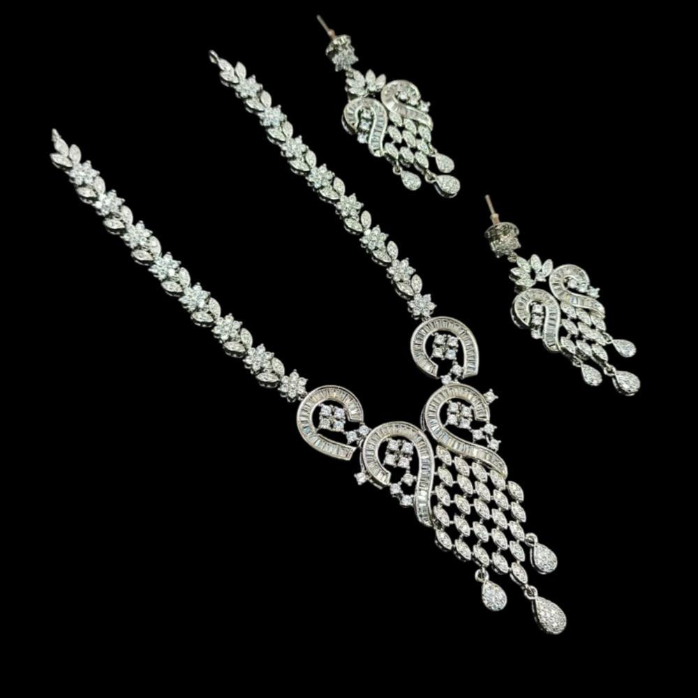 NAFJ Silver Plated Traditional American Diamond Look Necklace Set