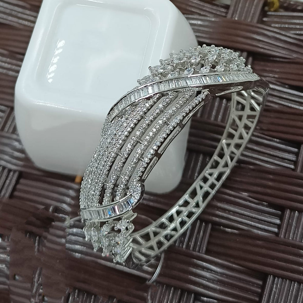 NAFJ Fashionable Crystal And Austrian Delicate Openable Bracelet