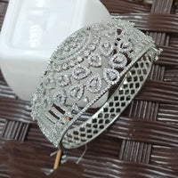 NAFJ Fashionable Crystal And Austrian Delicate Openable Bracelet