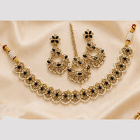NAFJ Glamorous Crystal Stone And Pearl Necklace Set