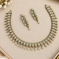 NAFJ Glamorous Crystal Stone And Austrian Stone Necklace Set