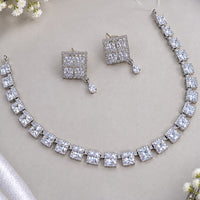 NAFJ Glamorous Crystal Stone And Austrian Stone Necklace Set