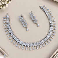 NAFJ Glamorous Crystal Stone And Austrian Stone Necklace Set