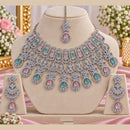 NAFJ Glamorous Crystal Stone And Austrian Stone Necklace Set