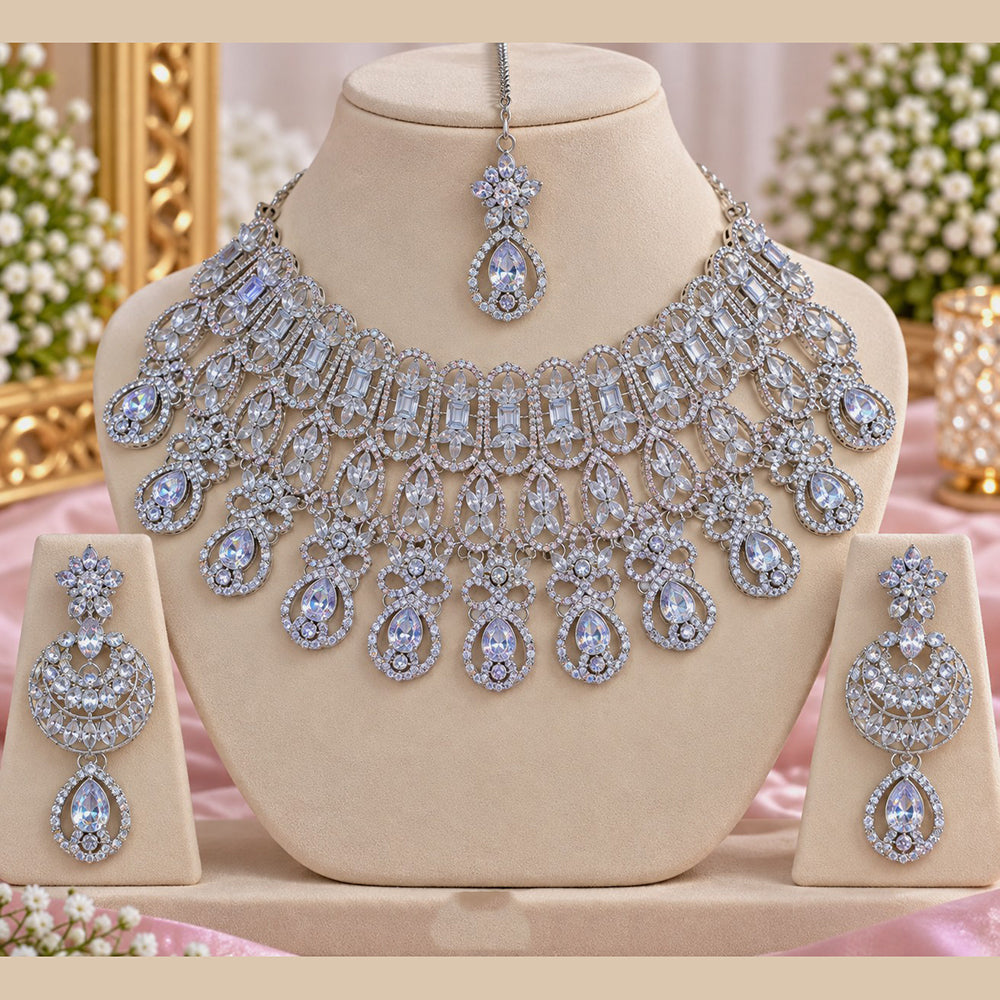 NAFJ Glamorous Crystal Stone And Austrian Stone Necklace Set