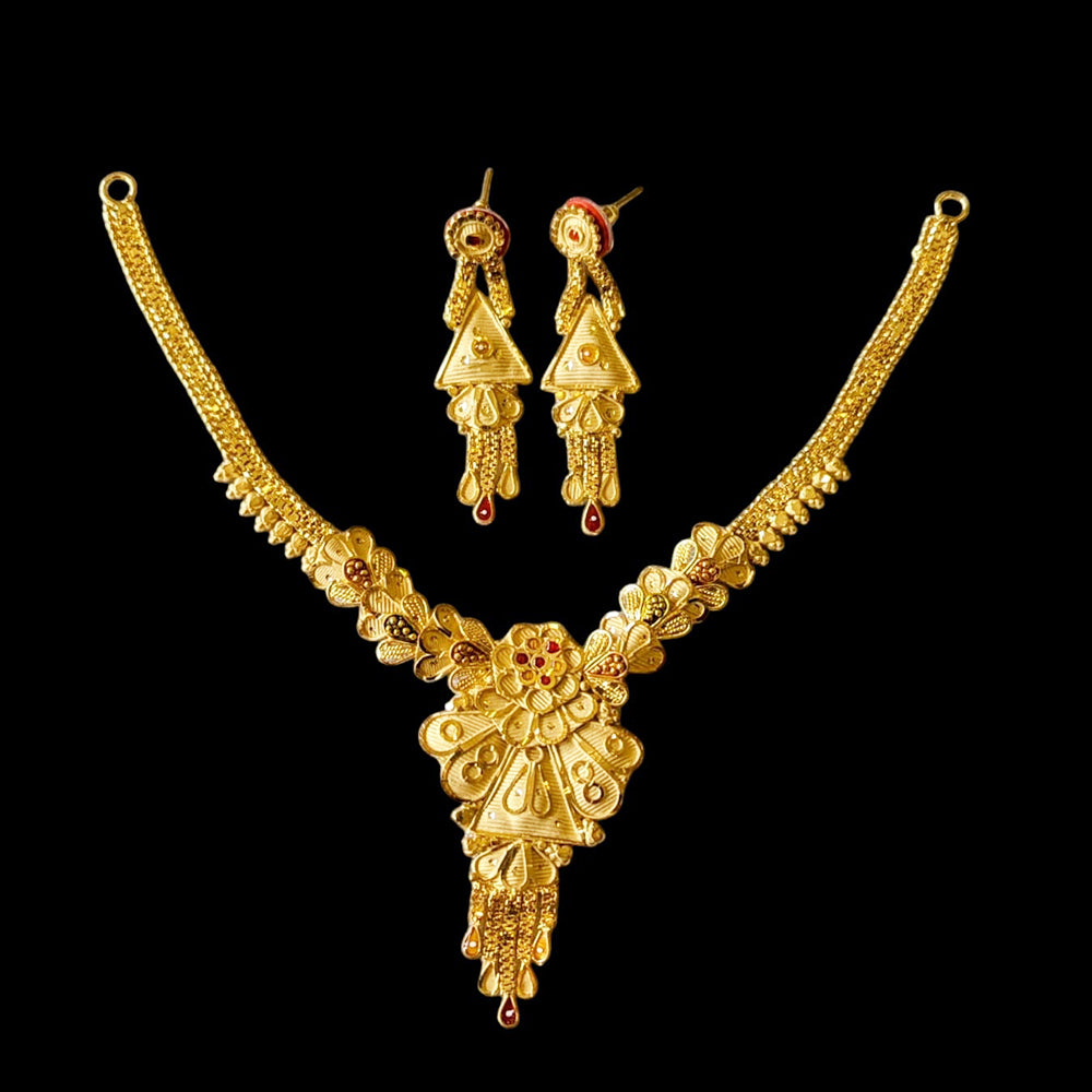 Shipra Gold Forming Gold Necklace Set