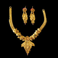 Shipra Gold Forming Gold Necklace Set