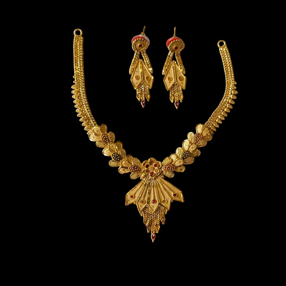 Shipra Gold Forming Gold Necklace Set