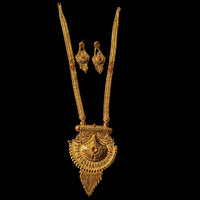 Shipra Gold Forming Gold Necklace Set