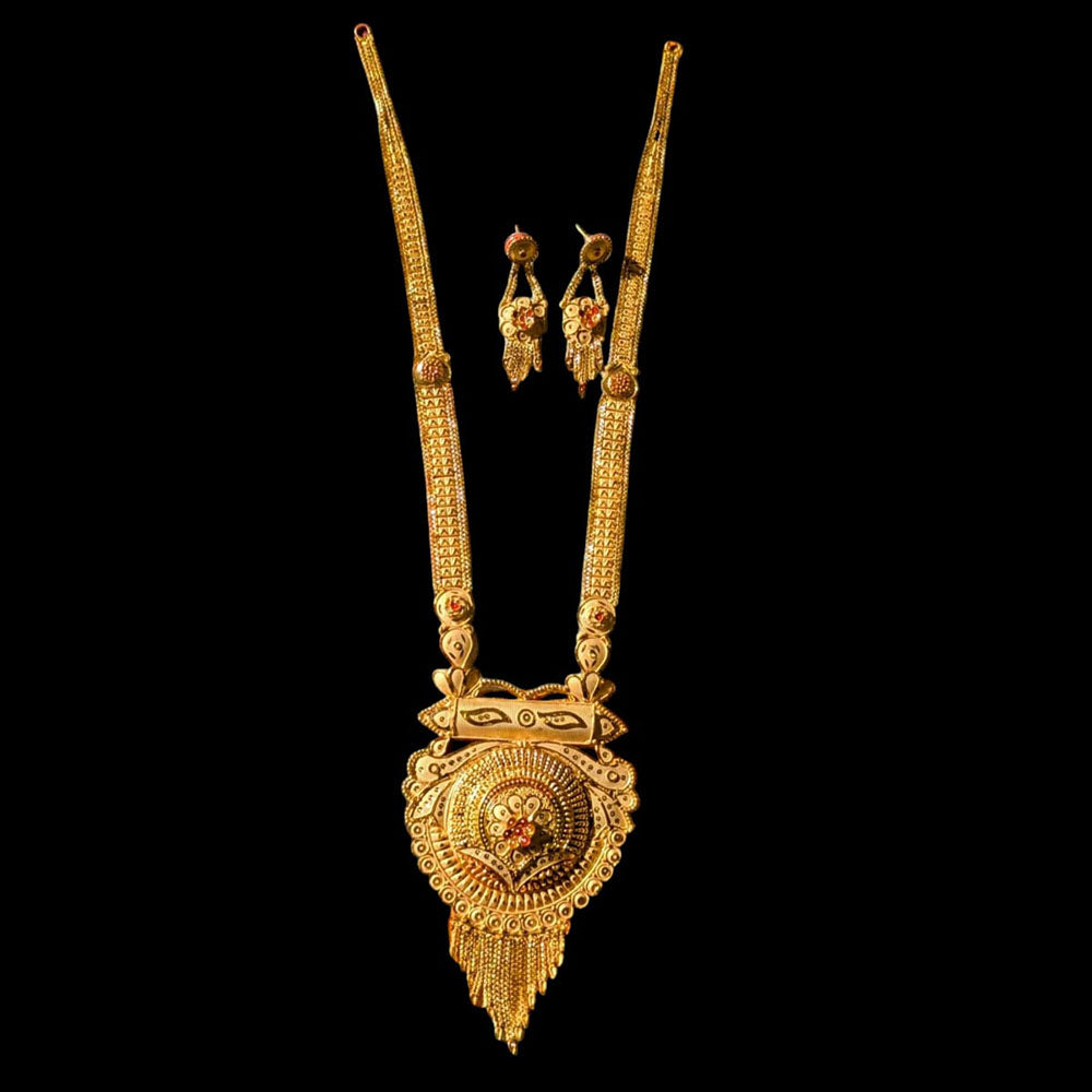 Shipra Gold Forming Gold Necklace Set