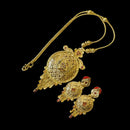 Shipra Gold Forming Gold Necklace Set