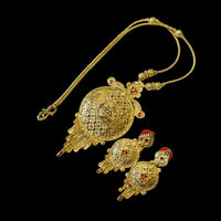 Shipra Gold Forming Gold Necklace Set