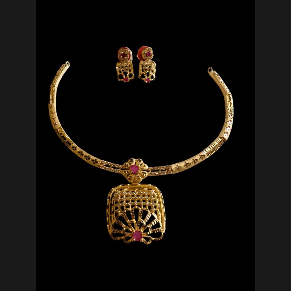 Shipra Gold Forming Gold Necklace Set