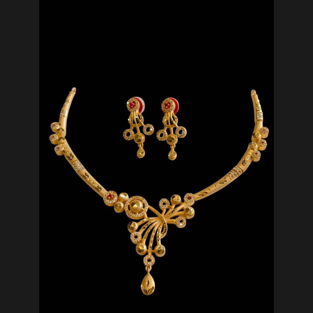 Shipra Gold Forming Gold Necklace Set
