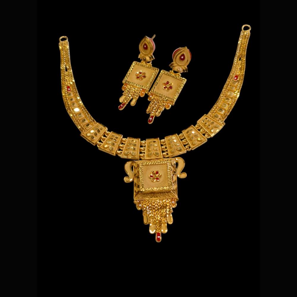 Shipra Gold Forming Gold Necklace Set