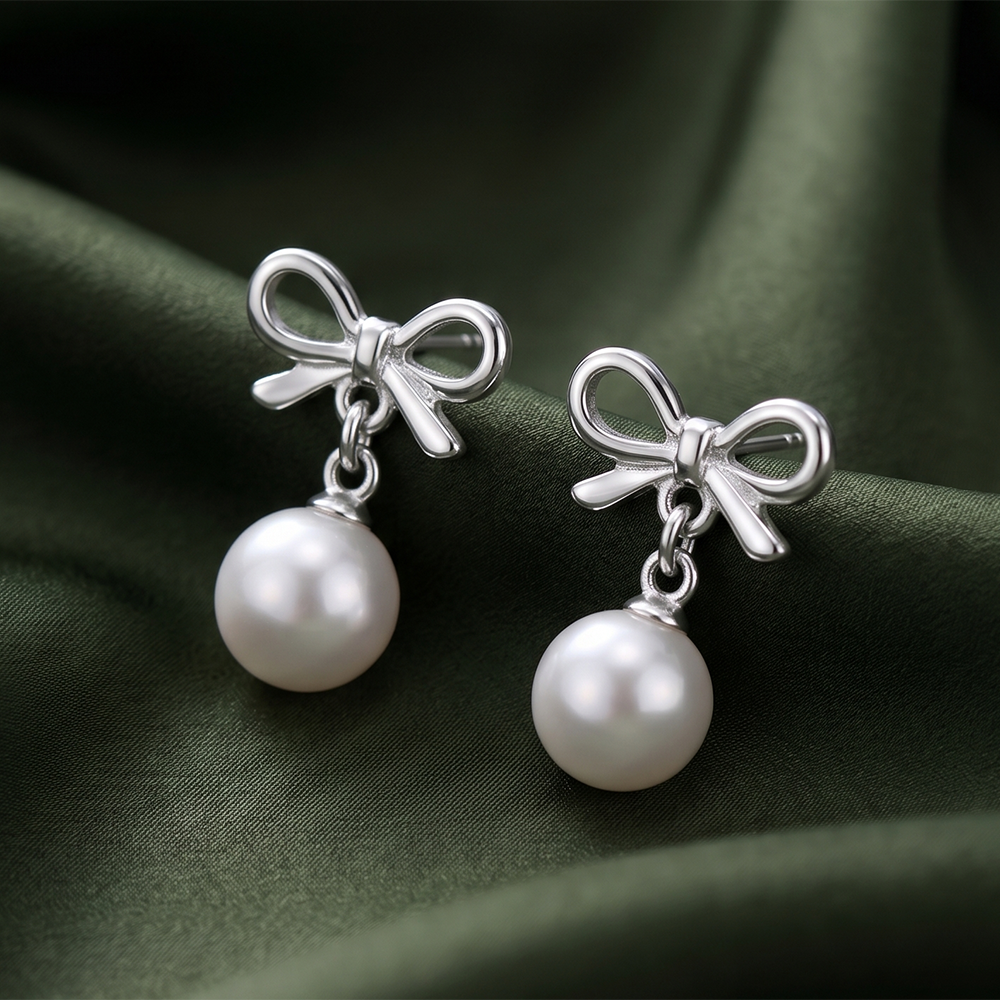 Urthn  Eye-Catching  Silver  Plated Pearl Stud Earrings 