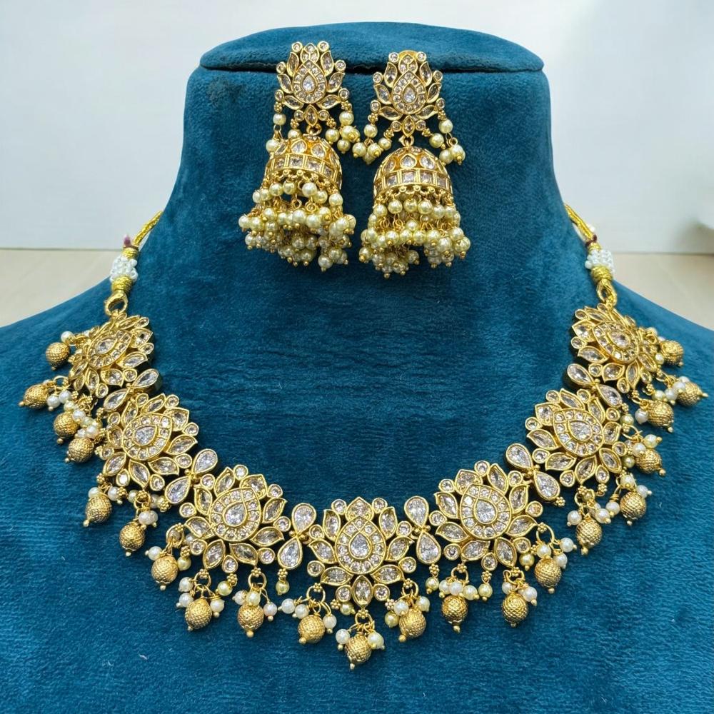 Sona Covering Elegant Shine Crystal And Pearl Necklace Set