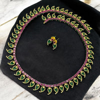 Sona Covering Regal Charm Pota Stone Jewellery Necklace Set