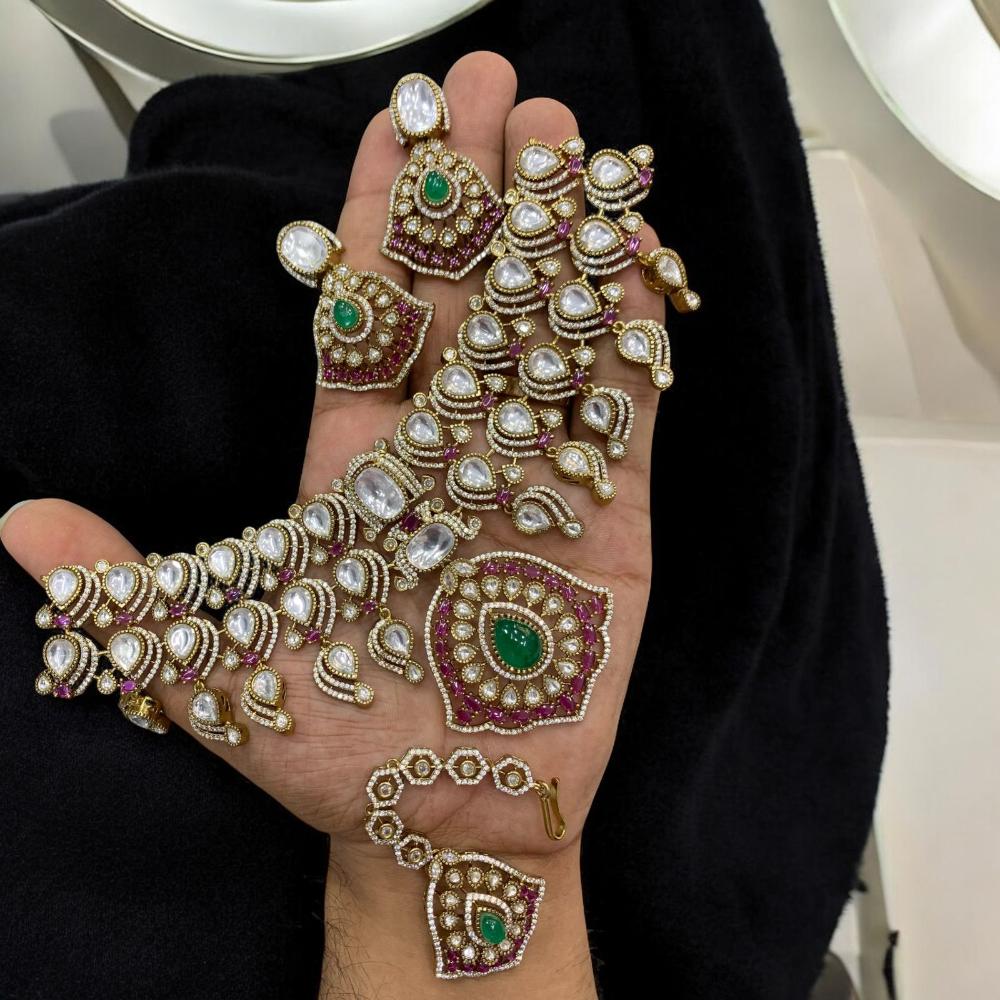 Sona Covering Glamorous Glow Pota Stone Necklace Set