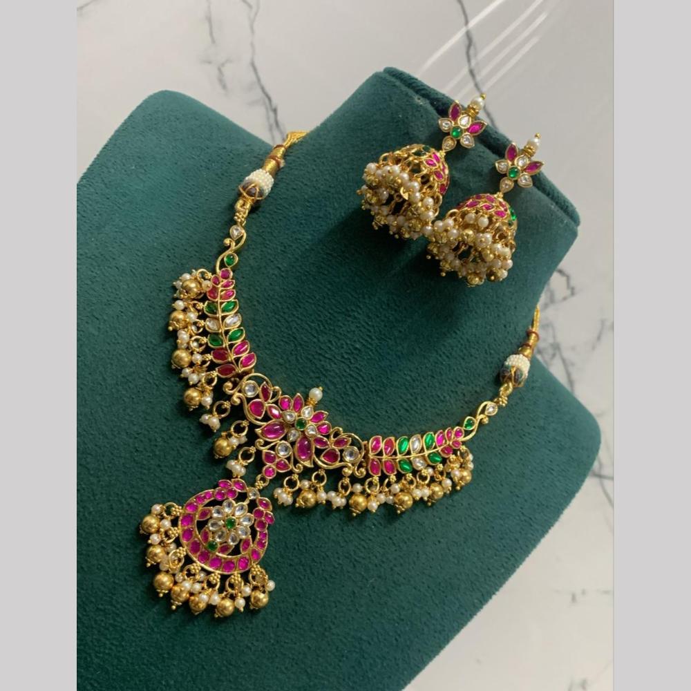 Sona Covering Delicate Pota Stone And Pearl Necklace Set