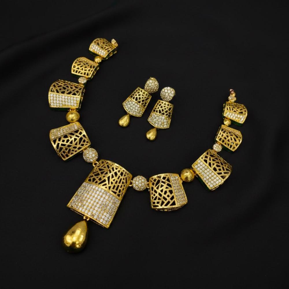 Sona Covering Glamorous Austrian Stone Necklace Set